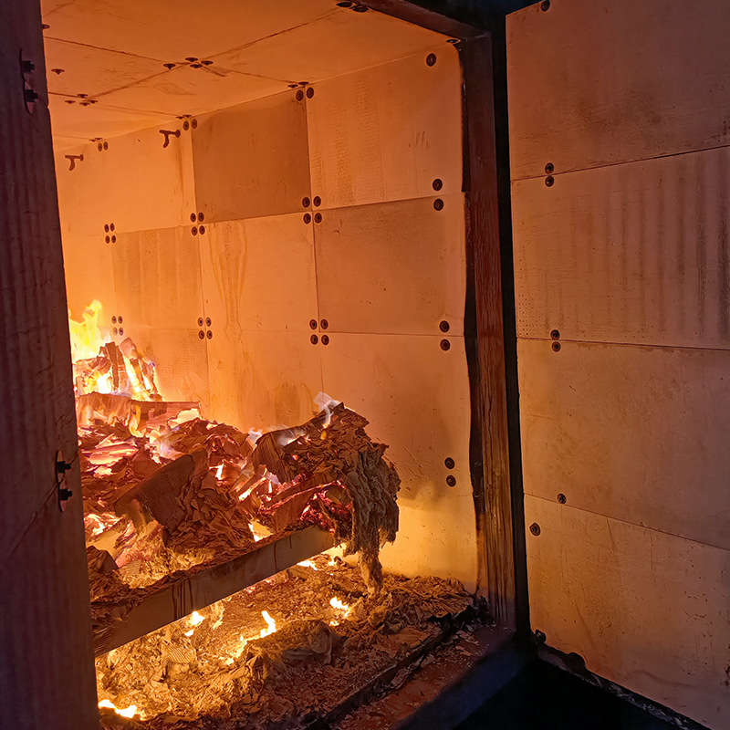 Пиролизная печь и очистная камера Пиролизная печь и очистная камера