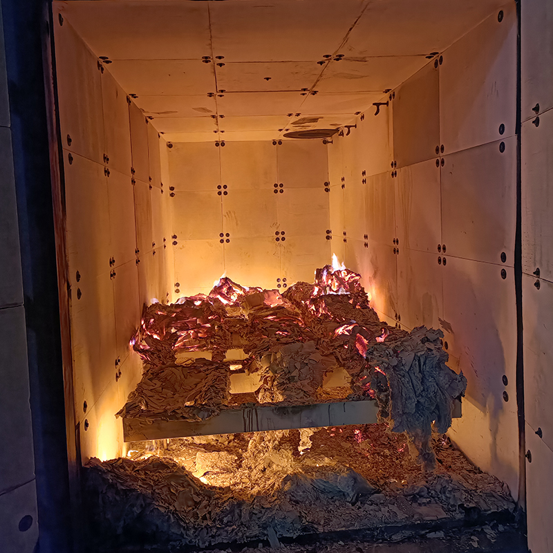 Пиролизная печь и очистная камера Пиролизная печь и очистная камера